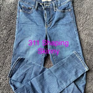 LEVI Jeans
